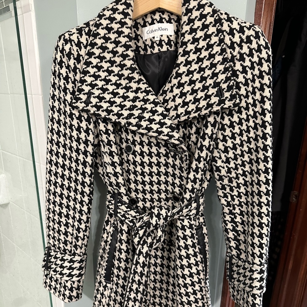 Calvin Klein Houndstooth Trench / Dress Coat